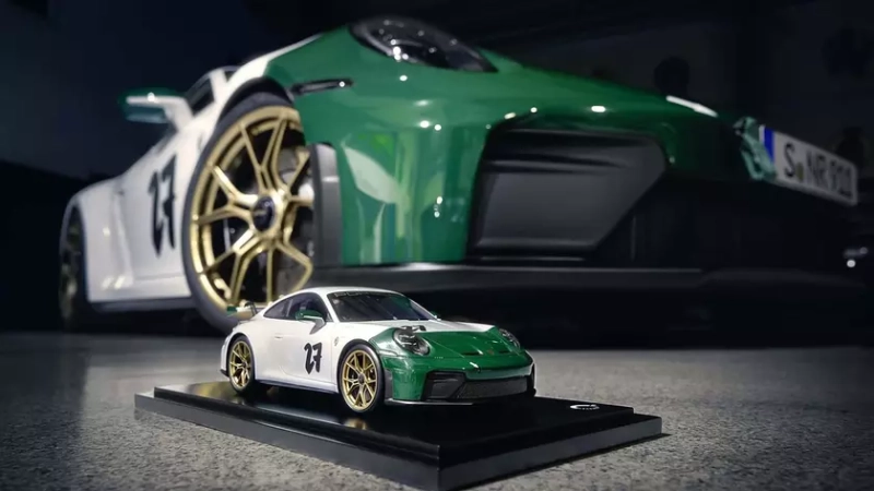 Экстерьер Porsche 911 GT3 юбилейной серии