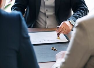 Розлучення в односторонньому порядку: судовий позов і спеціальні випадки ДРАЦС