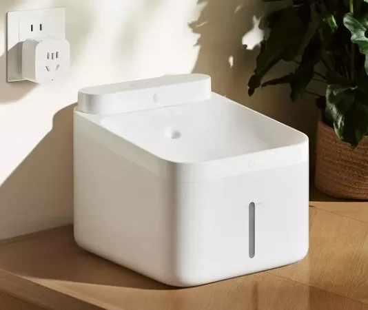 Xiaomi представила умную поилку для питомцев с УФ-стерилизацией и автономностью до 90 дней