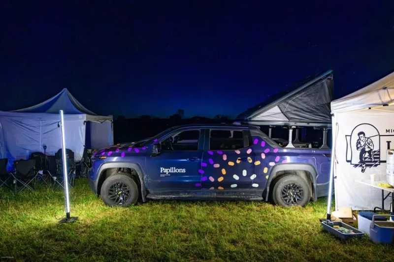 Без единого дизель-генератора: два Chevrolet Silverado EV питали пятидневный концертный тур в Квебеке