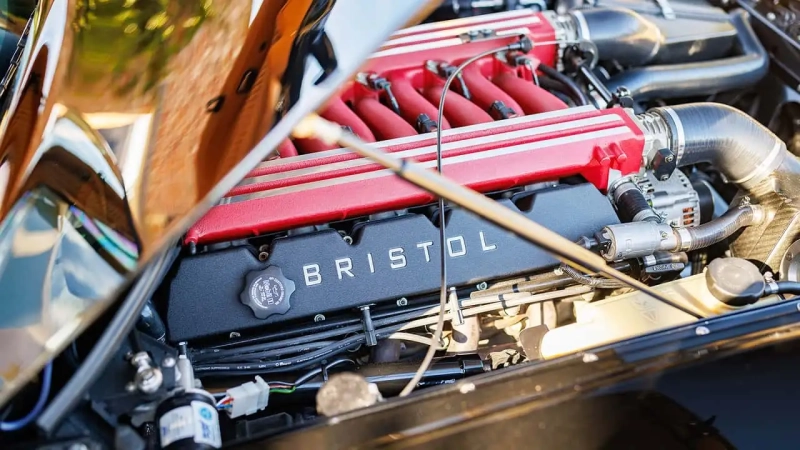 Bristol Fighter: воскрешение британского динозавра с 8-литровым V10