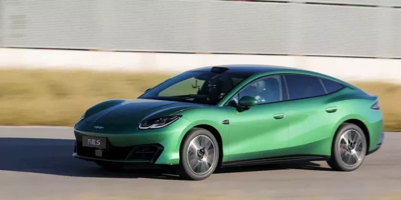 От 189 900 юаней: BYD выпустила электроседан дешевле Tesla Model 3