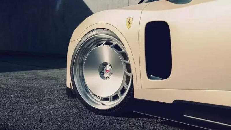 Электрическая Ferrari Luce на дисках Vossen