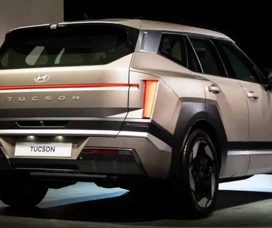Hyundai Tucson 2027: Искусственный Интеллект Вырулит из Парковки, Аэродинамика Обновится, а Салон Получит «Стальной Арт»