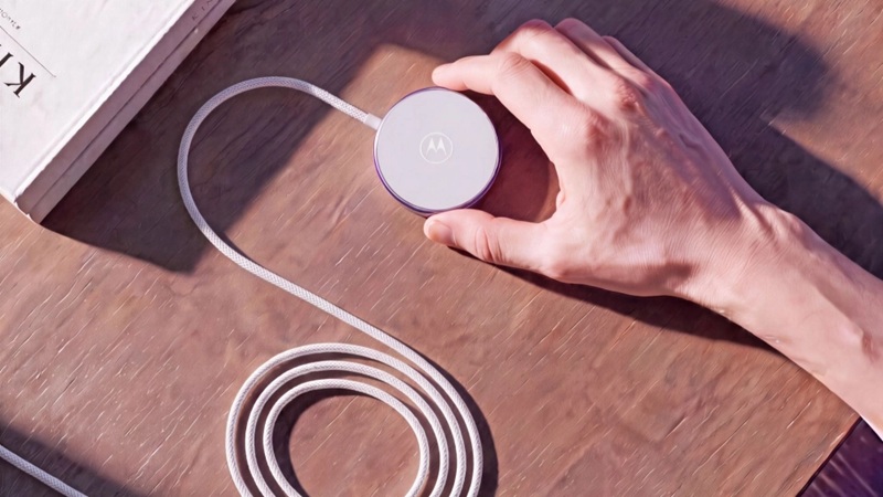 Motorola представила беспроводную зарядку Moto Snap — собственный аналог MagSafe с поддержкой Qi2.2 и мощностью до 30 Вт