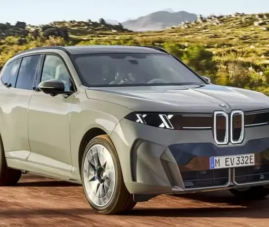 BMW полностью переосмыслила X5: баварцы раскрыли подробности о кроссовере G65 с отделкой из сланца и запасом хода до 845 км