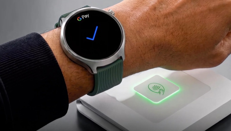 Представлены Moto Watch Ultra — первые умные часы от Motorola с поддержкой LTE и eSIM и мониторингом активности от Polar