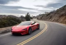 Tesla Roadster: Маск перезапускает предзаказы на гиперкар с депозитом $50 000 и обещает «шок» от серийной версии