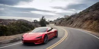 Tesla Roadster: Маск перезапускает предзаказы на гиперкар с депозитом $50 000 и обещает «шок» от серийной версии