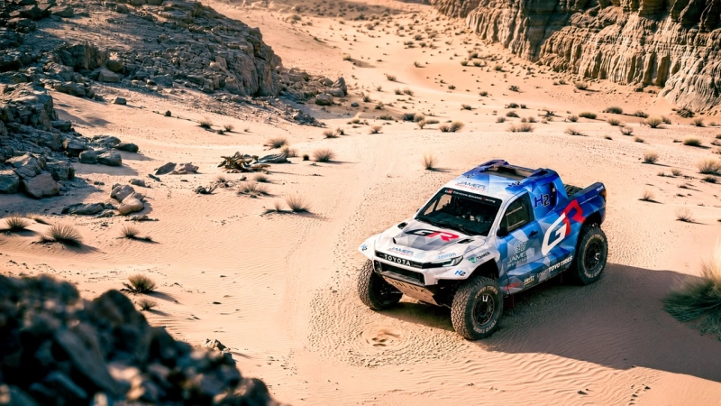 Toyota заменила двигатель Hilux на топливный элемент ради Дакара-2027