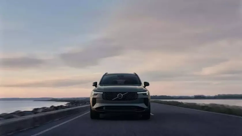 Обновленный кроссовер Volvo XC90 2027 года