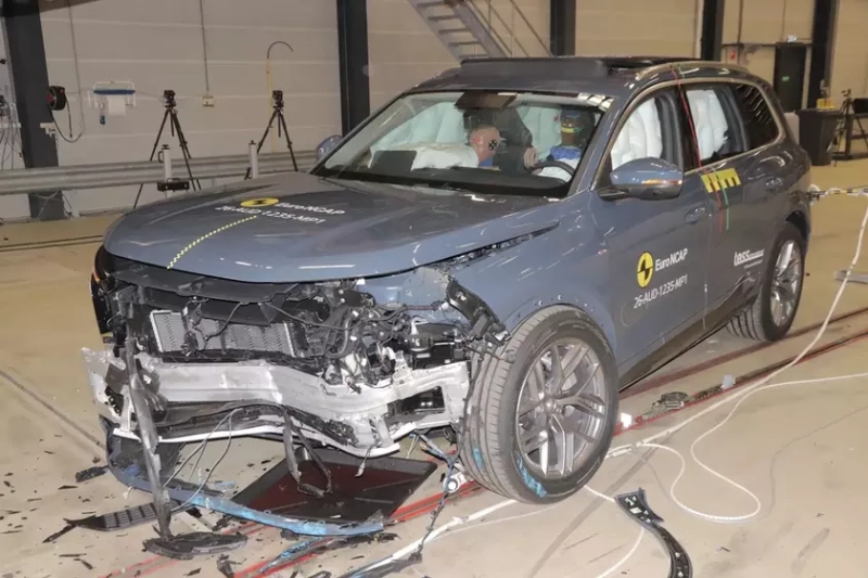 100% в защите после аварии: новый Audi Q7 получил пять звезд Euro NCAP