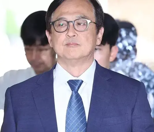 Бывший вице-президент Samsung получил три года тюрьмы за утечку данных