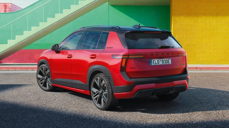 Черный глянец и 211 л.с.: Škoda показала электрический кроссовер Epiq Sportline