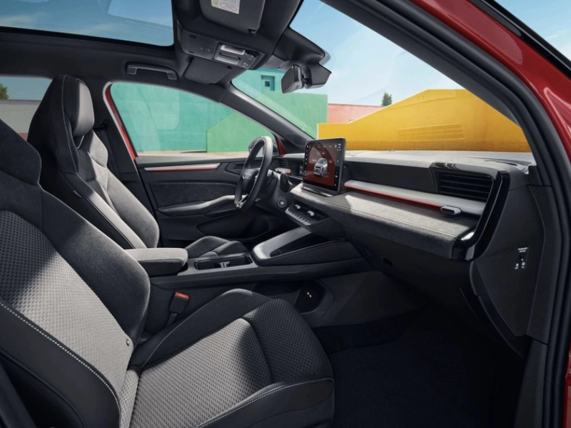 Черный глянец и 211 л.с.: Škoda показала электрический кроссовер Epiq Sportline