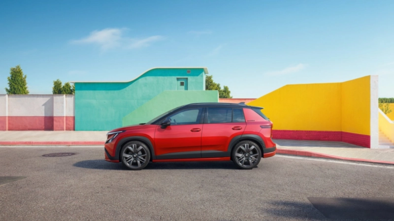 Черный глянец и 211 л.с.: Škoda показала электрический кроссовер Epiq Sportline