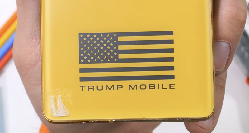 Доказано: Trump Phone — это перекрашенный дешевый HTC: Зак Нельсон провел краш-тест “американской гордости”