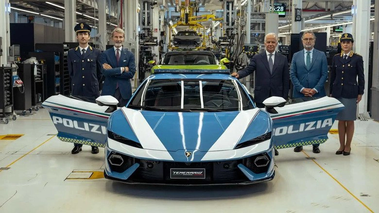 Полиция Дубая получила гибридный Lamborghini Temerario для патрулирования возле туристов