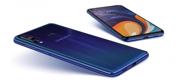 Samsung Galaxy M40 на официальных рендерах: тройная основная камера и подэкранная фронтальная